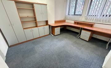 Pronájem nebytových prostor - tři kanceláře včetně sociálního zázemí, centrum Baťova | I-reality.eu