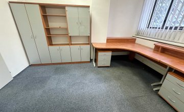 Pronájem nebytových prostor - tři kanceláře včetně sociálního zázemí, centrum Baťova | I-reality.eu