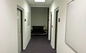 Pronájem nebytových prostor - tři kanceláře včetně sociálního zázemí, centrum Baťova | I-reality.eu