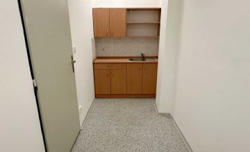 Pronájem nebytových prostor - tři kanceláře včetně sociálního zázemí, centrum Baťova | I-reality.eu