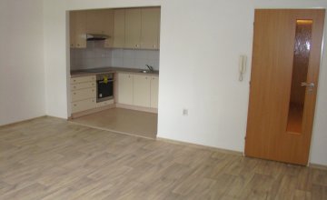 Pronájem prostorného bytu 2+1 Valašské Klobouky - centrum města | I-reality.eu