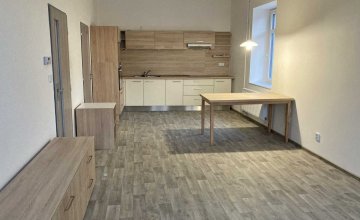 Pronájem zrekonstruovaného bytu 2+kk, Valašské Klobouky - centrum města | I-reality.eu