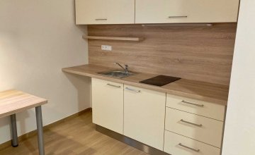 Pronájem zrekonstruovaného bytu 1+kk, Valašské Klobouky - centrum města | I-reality.eu